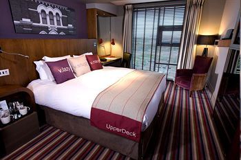 Hotel Village Manchester 4*