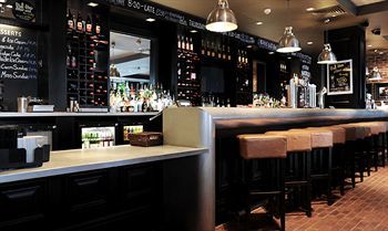Hotel Village Manchester 4*