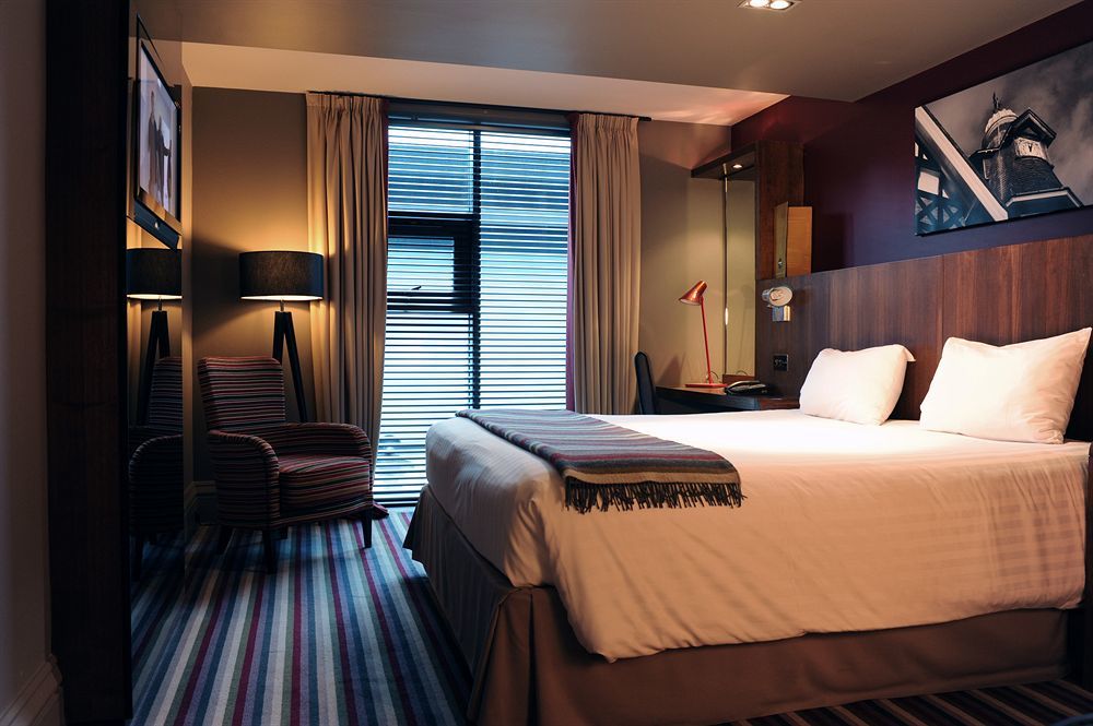 Village Manchester 4*