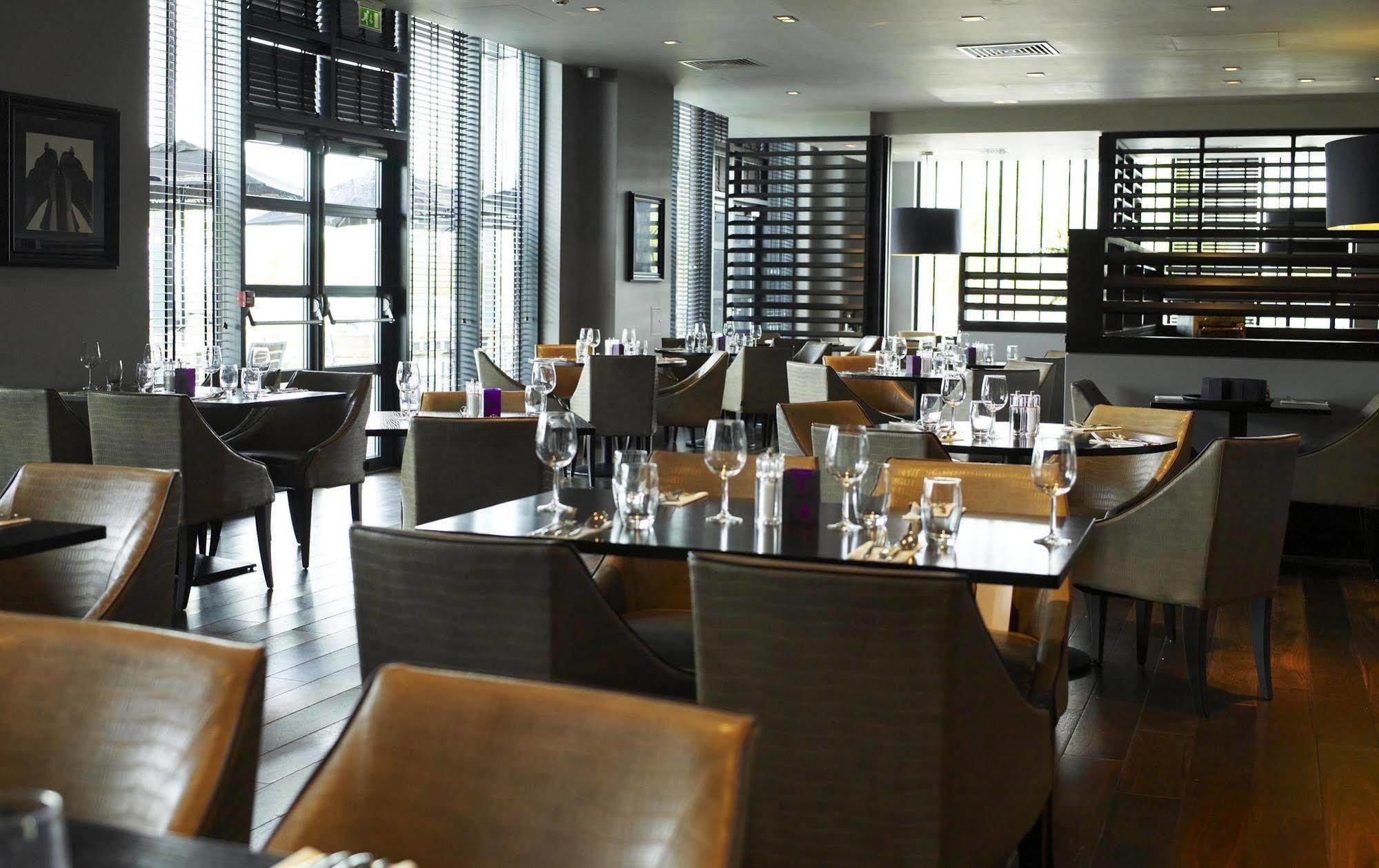 Village Manchester Hotel Ashton-under-Lyne